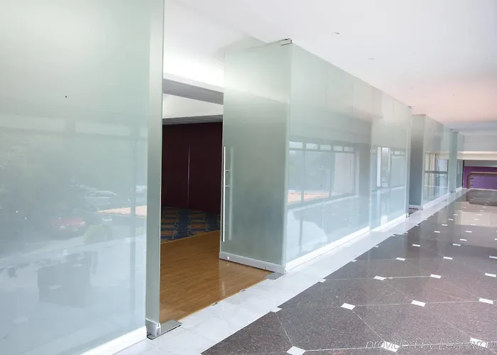 Krystal Urban Aeropuerto Ciudad De Отель 4*